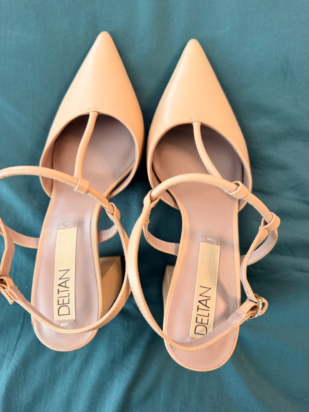 Pointy Toe Sandals - Picture 3 of 6